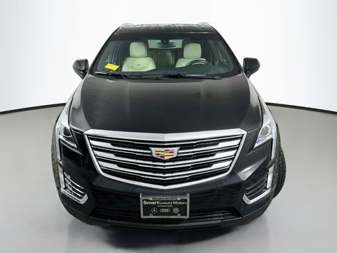 Used 2019 Cadillac XT5 FWD image 2
