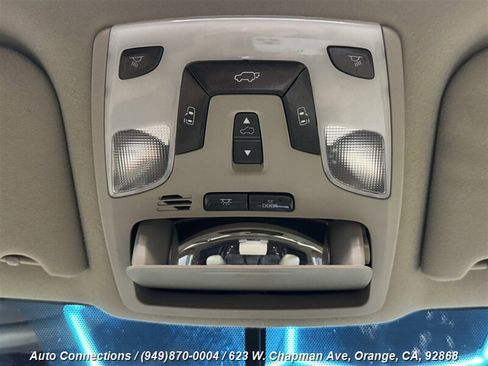 Used 2013 Toyota Sienna XLE image 25