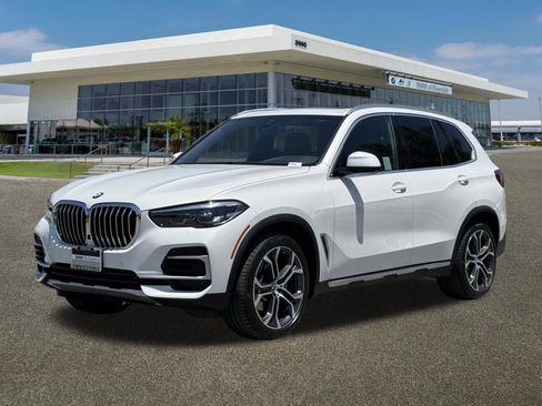 Certified 2023 BMW X5 xDrive40i w/ Premium Package AWD/4WD image 4