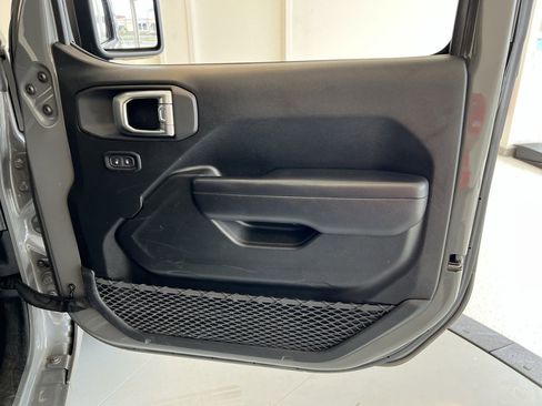 Used 2021 Jeep Wrangler Unlimited Sport image 37