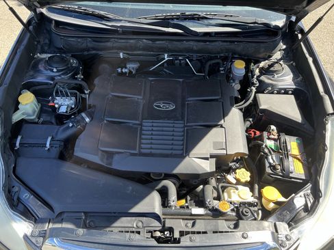 Used 2011 Subaru Outback 3.6R Limited w/ PWR Moonroof Pkg AWD/4WD image 31