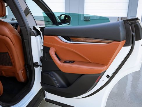 Used 2022 Maserati Levante GT image 26