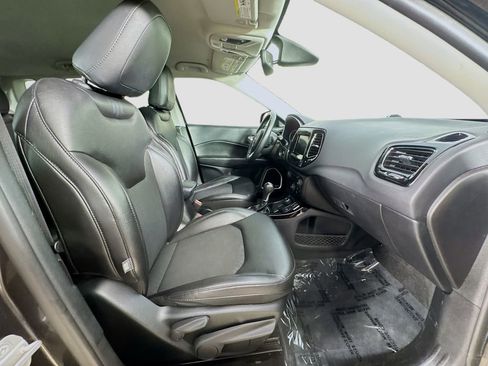 Used 2019 Jeep Compass Latitude AWD/4WD image 35