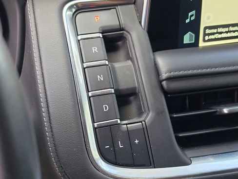 Used 2022 Chevrolet Suburban LT AWD/4WD image 31
