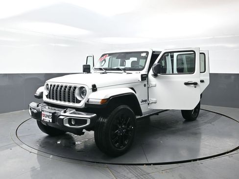 Used 2025 Jeep Wrangler Unlimited Sahara w/ Safety Group AWD/4WD image 57