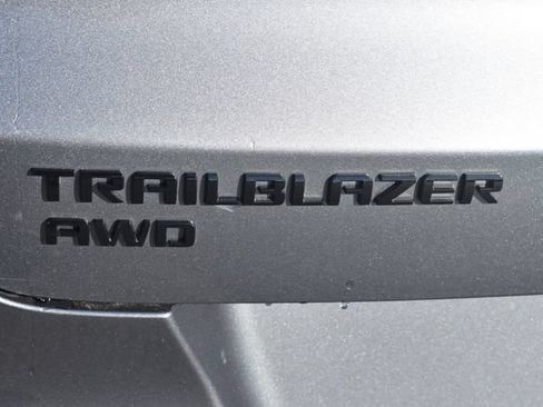 Used 2022 Chevrolet TrailBlazer RS w/ Technology Package AWD/4WD image 16