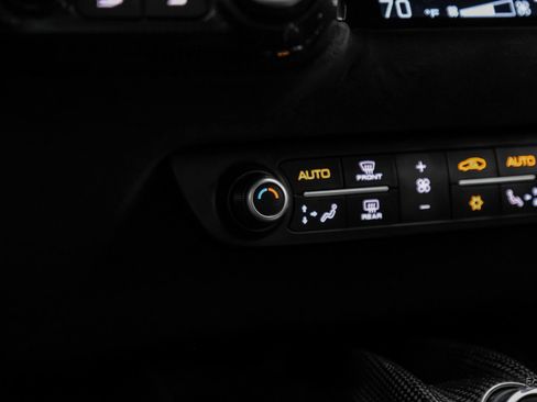 Used 2019 Ferrari 812 Superfast RWD image 79