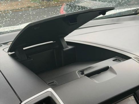 Used 2018 Ford Edge SE AWD/4WD image 17
