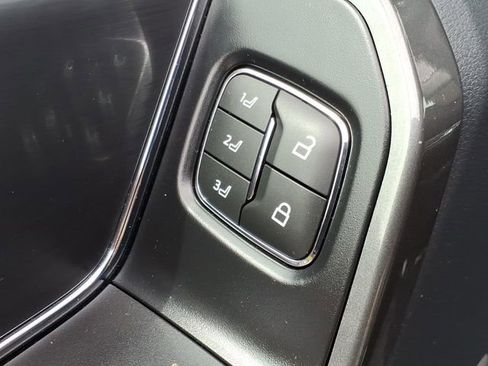 Used 2022 Ford F150 Lariat w/ Equipment Group 502A High AWD/4WD image 17