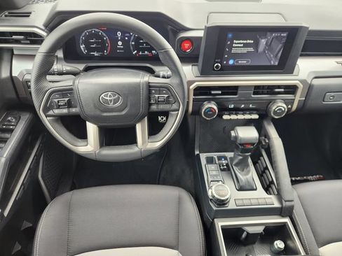Used 2025 Toyota Tacoma TRD Sport AWD/4WD image 25