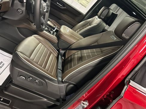 New 2026 GMC Yukon XL Denali Ultimate AWD/4WD image 10