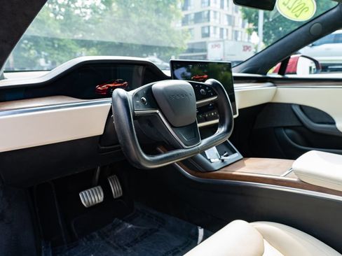 Used 2022 Tesla Model S AWD/4WD image 18