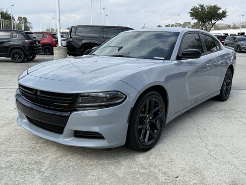 Used 2022 Dodge Charger SXT w/ Blacktop Package image 9