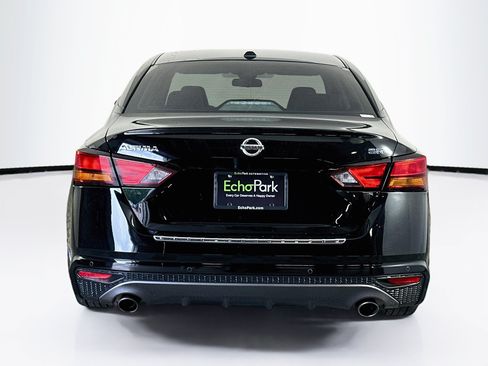 Used 2022 Nissan Altima 2.5 SR FWD image 7