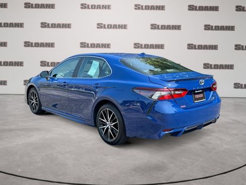 Used 2023 Toyota Camry SE FWD image 3