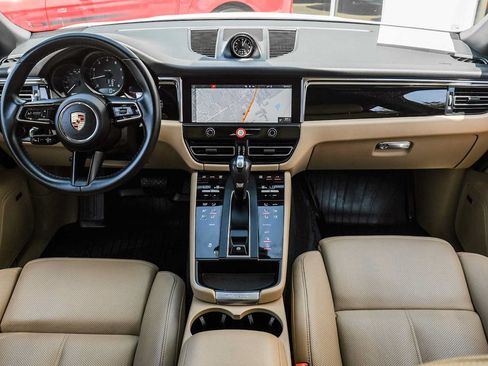 Used 2024 Porsche Macan AWD/4WD image 15