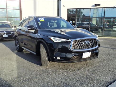Certified 2019 INFINITI QX50 Essential w/ Sensory Package image 2