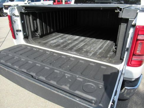 Used 2022 RAM 1500 Limited AWD/4WD image 34