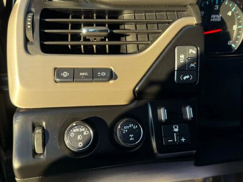 Used 2018 GMC Yukon XL Denali w/ Open Road Package image 27