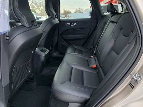 Used 2025 Volvo XC60 B5 Core image 18