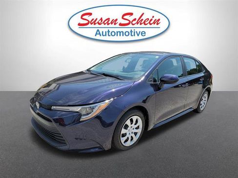 Used 2023 Toyota Corolla LE FWD image 1