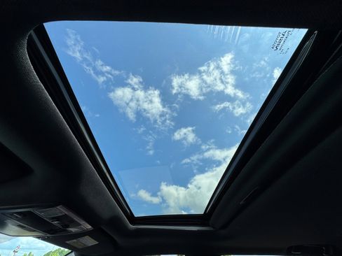 Used 2023 Toyota Tacoma Limited image 7