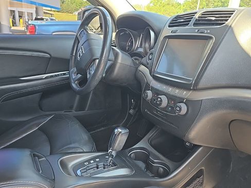 Used 2017 Dodge Journey Crossroad FWD image 12