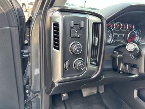 Used 2018 Chevrolet Silverado 1500 LT w/ All Star Edition image 33