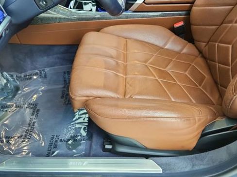 Used 2023 BMW i7 xDrive60 image 37