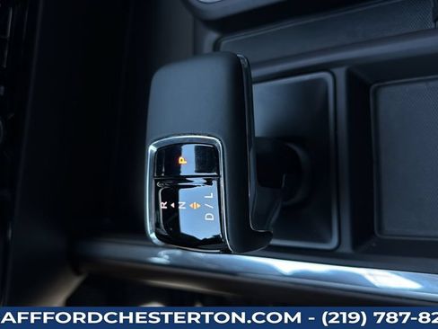 Used 2024 Chevrolet Silverado 1500 High Country w/ High Country Premium Package AWD/4WD image 17