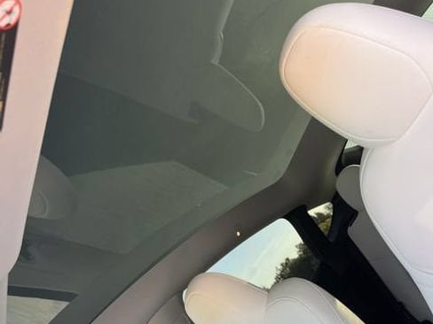 Used 2023 Tesla Model Y Long Range AWD/4WD image 18