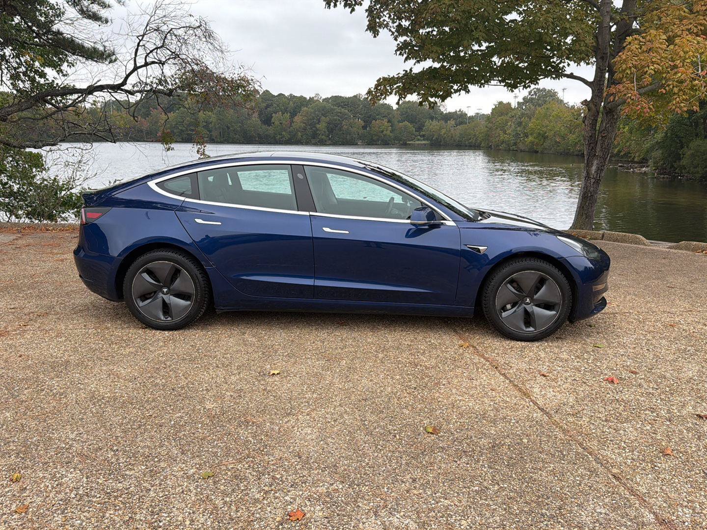 Used 2019 Tesla Model 3 Standard Range Plus RWD image 3
