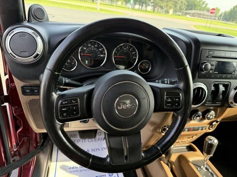 Used 2012 Jeep Wrangler Rubicon w/ PWR Convenience Group image 16