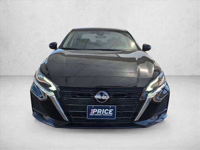 Used 2025 Nissan Altima 2.5 SV FWD image 2