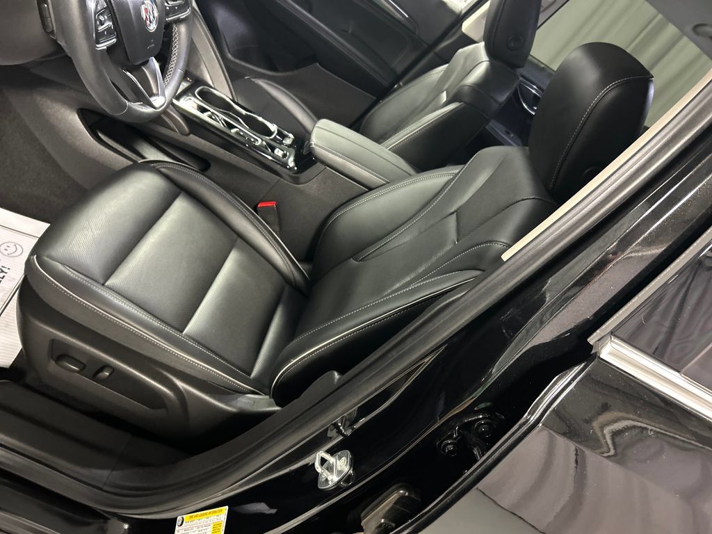 Used 2023 Buick Envision Essence FWD image 10