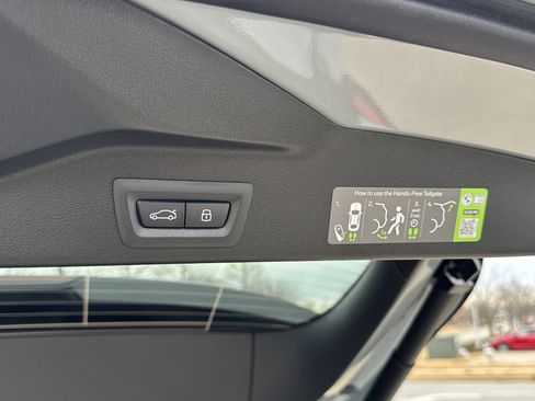 New 2026 BMW X5 xDrive50e w/ Executive Package image 25