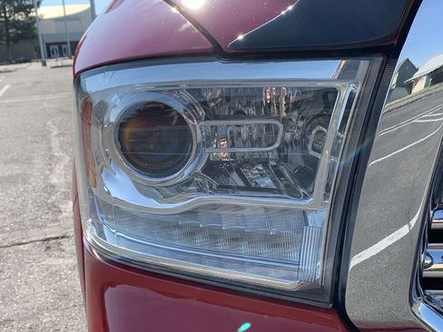 Used 2018 RAM 1500 Laramie w/ Convenience Group image 9