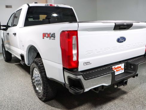 Used 2023 Ford F250 XLT w/ FX4 Off-Road Package image 9