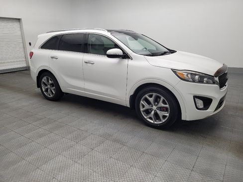 Used 2016 Kia Sorento SX FWD image 11