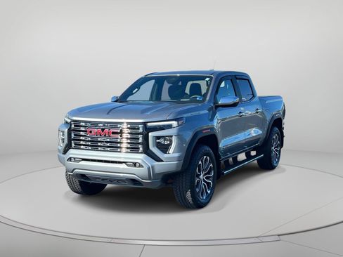 Used 2026 GMC Canyon Denali AWD/4WD image 9