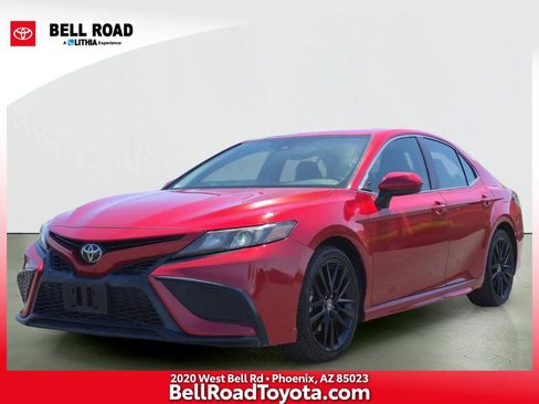 Used 2021 Toyota Camry SE image 1
