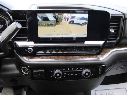 Used 2023 GMC Sierra 1500 SLE AWD/4WD image 19
