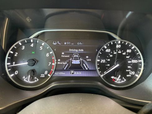 Used 2022 Nissan Titan SV w/ Accessory Utility Package image 5