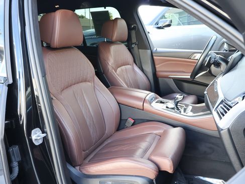 Used 2023 BMW X5 M50i w/ Executive Package image 22