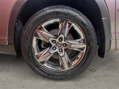 Used 2017 Toyota Highlander Limited Platinum image 14