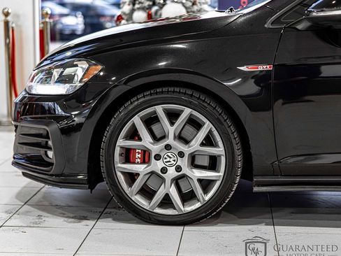 Used 2019 Volkswagen Golf S image 8