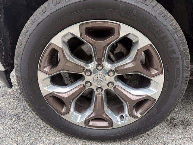 Used 2019 RAM 1500 Limited w/ Advanced Safety Group AWD/4WD image 12