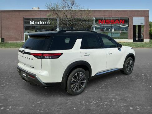 New 2026 Nissan Pathfinder Platinum AWD/4WD image 4