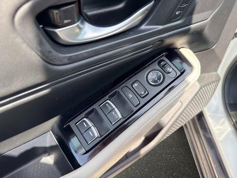 Used 2023 Honda Accord Touring image 14