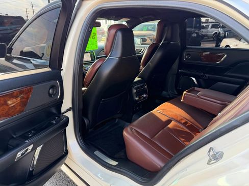 Used 2018 Lincoln Continental Reserve w/ Continental Climate Package FWD image 6